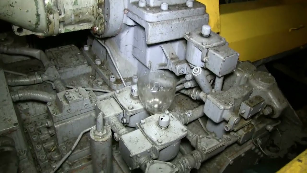 Дизельное помещение модернизированного дизель-поезда ДР1А / Engine room of modernized DR1
