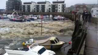 preview picture of video 'River flowing into harbour at westbay'