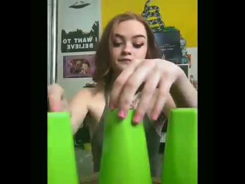 盯着A CUP看