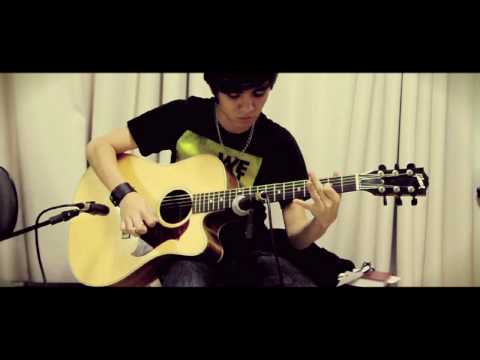 Solo with Gibson Acoustic Guitar - Mateus N. Asato