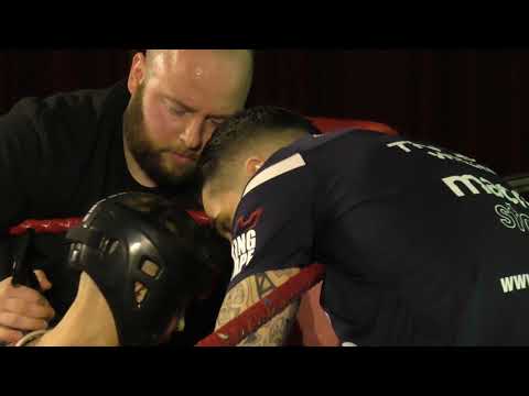 CYCLONE 8 FIGHT 7 TWEEDLE V WALKER