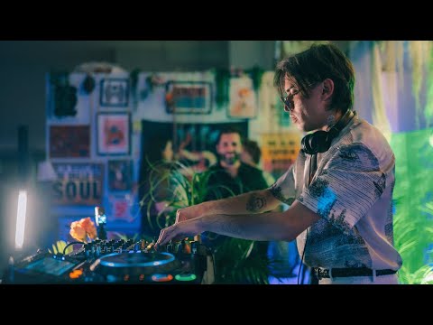 This DJ set will make you feel like in a jungle rave full of mezcal and amigos x Sinego I Tigre Den🐅