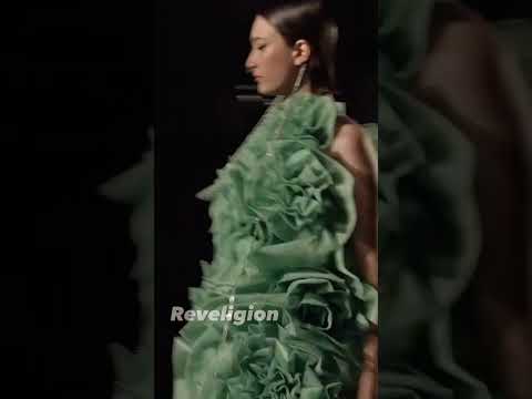 Designkollektion von Revelion | Frühling Sommer 2023 #kurz