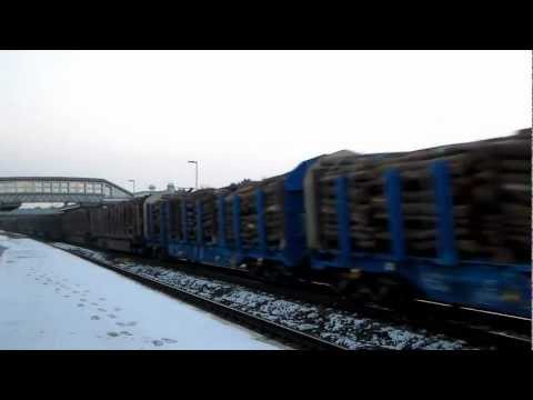 56094 passes Bridgwater in the snow with 6Z53 Teigngrace to Chirk on 24th January 2013.