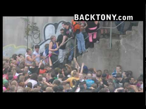 Loveparade 2010 - Blick auf die Rampe. 19 Tote, über 300 Verletzte