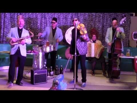 Roll Out the Barrel! "Beer Barrel #Polka" by Beetbox Band. 2014 (Rosamunde / Škoda lásky)