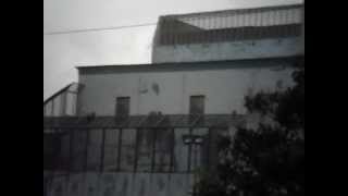 preview picture of video 'Urla di protesta al carcere femminile di Pozzuoli (31/08/12 ore 19.30)'