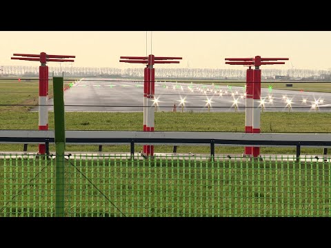 'Voorkom waterbedeffect tussen Schiphol en Lelystad Airport'