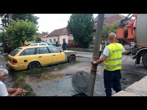 Inundati in Timisoara str.Emil Zola colt cu Bujorilor