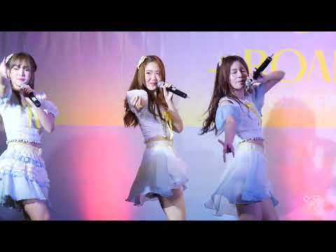 BNK48 Pampam - Wink wa 3 Kai @ BNK48 Sayonara Crawl Roadshow, The Promenade [Fancam 4K 60p] 220724