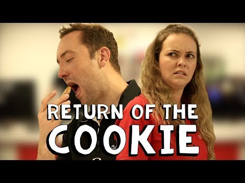 Rowan steals Ellie's cookie