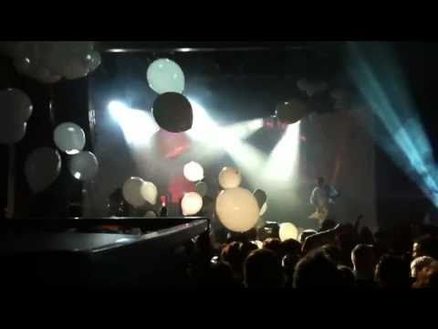 Kero visuals for butthole surfers with balloons
