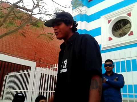 MCmio VS Roller - BATALLA DE AGALLAS 1eraRonda