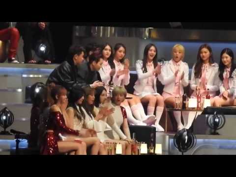 161202 FANCAM IOI congratulating Twice for winning best female group