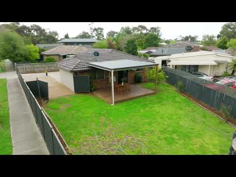 2 Gruner Street, Sunbury, VIC 3429, 3 Kuwarto, 2 Banyo, House