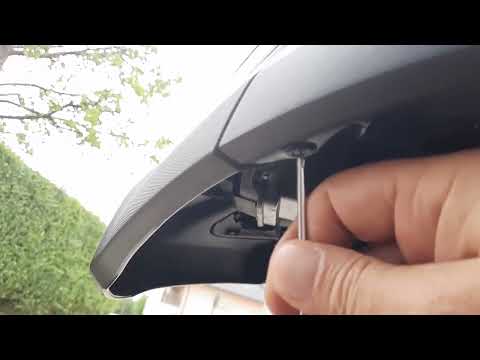 Quick access battery charger for Yamaha TRICITY 300