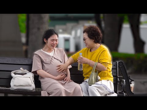 혼자있는 임산부에게 모여든 낯선 친정엄마들