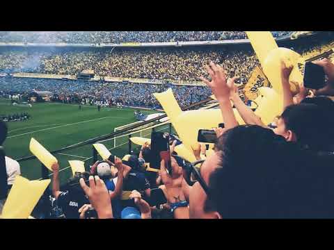 "Recibimiento Boca - River / Final libertadores 2018" Barra: La 12 &bull; Club: Boca Juniors