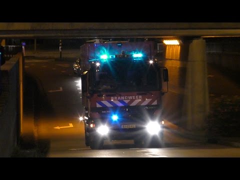 8X Brandweer met Spoed onderweg naar een Zeer Grote Brand aan de Waterlandlaan in Purmerend