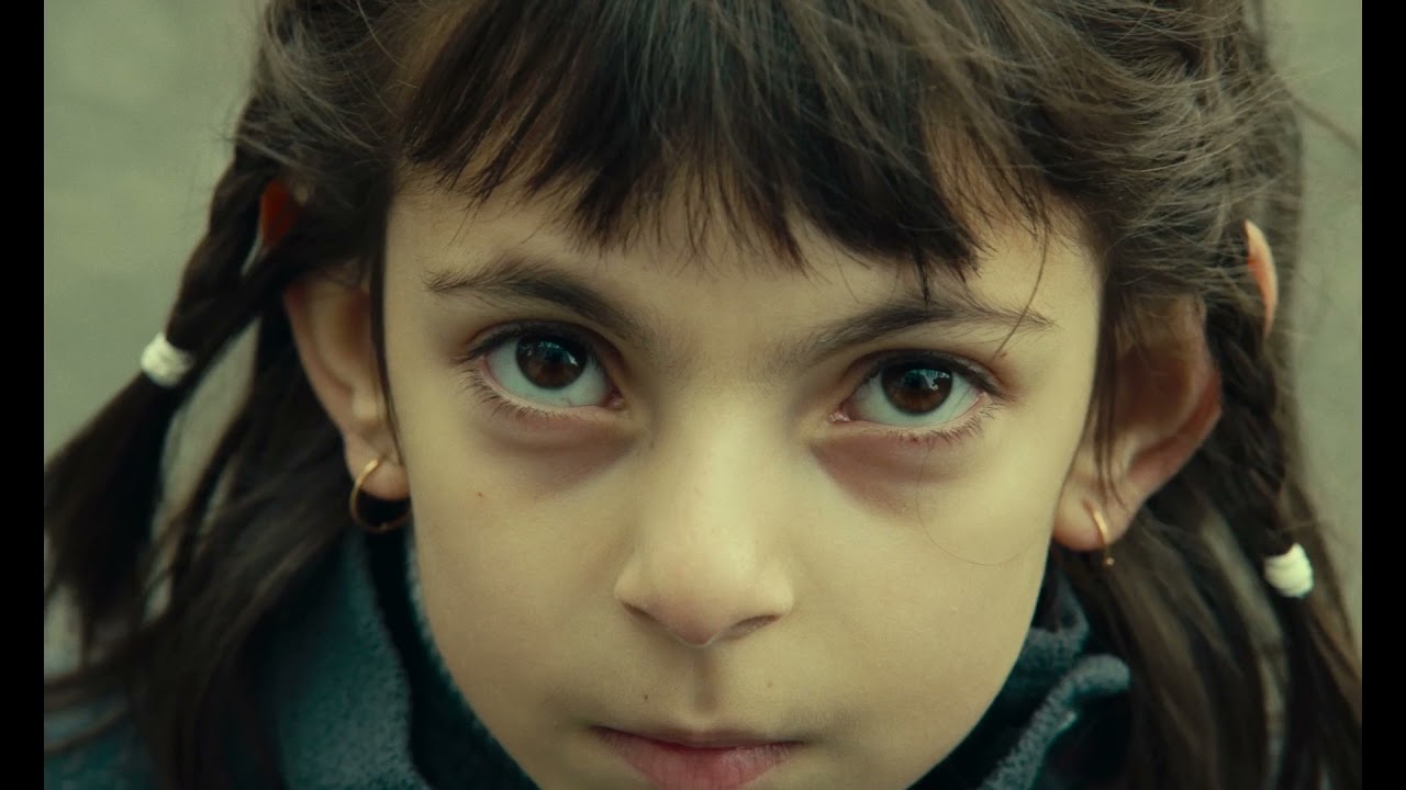 Trailer ΤΙ ΒΛΕΠΟΥΜΕ ΟΤΑΝ ΚΟΙΤΑΜΕ ΤΟΝ ΟΥΡΑΝΟ;