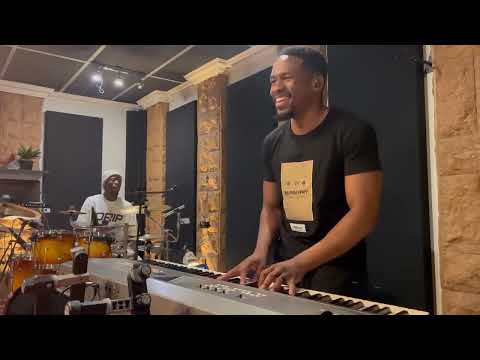 Tshwala Bami LIVE Cover (Part 1) 🔥😤🔥 #RobotBoii #LefoOfficial #TshwalaBami