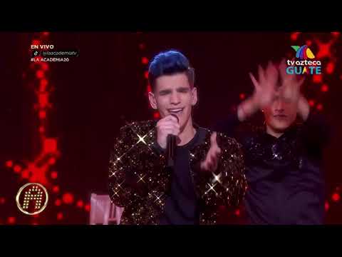 Nelson y Fernanda abrieron al ritmo de bachata el décimo concierto de La Academia