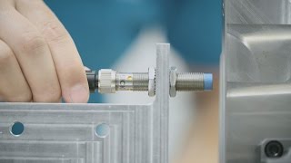The reliable solution for the machine tool industry - IMB inductive proximity sensor | SICK AG