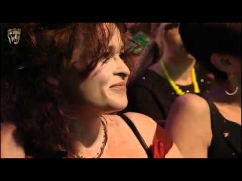 Julie Walters menciona a Helena Bonham Carter - BAFTA 2011