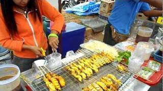 preview picture of video 'Food shopping at a market Ao Nang, Krabi, Thailand. Thai street food. Tour of a Thai food market'