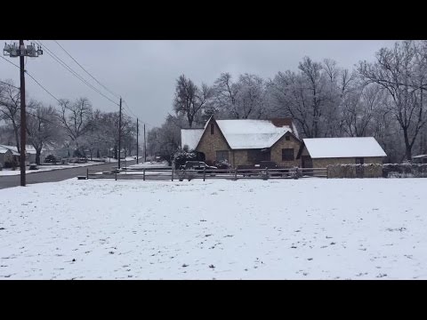 First snow fall of 2016 in Tulsa