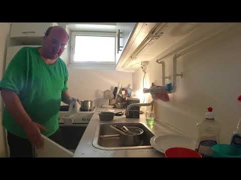 MongoTV_3416 - Danish Vlog - Mongo Madskole - Stegte Pølser Med Kartoffelmos og Ketchup