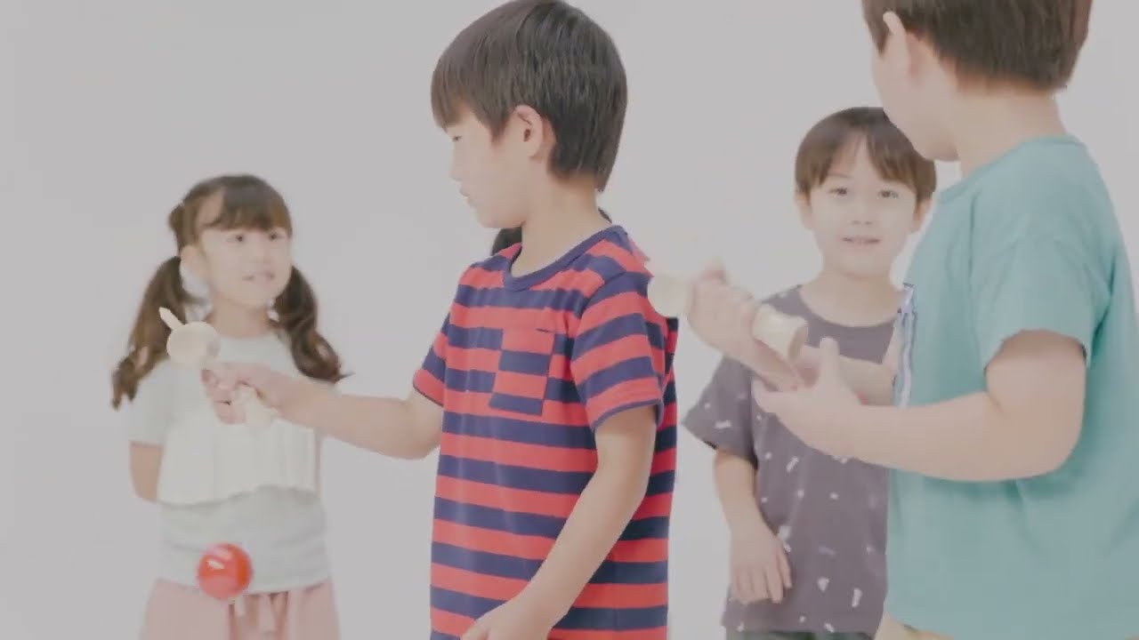 生まれて初めて昔の遊びをする子供達の反応