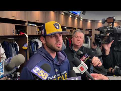 Mike Moustakas discusses his decision to re-sign with Milwaukee Brewers