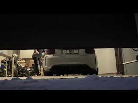 M2 competition active exhaust by flyperformance - cold start