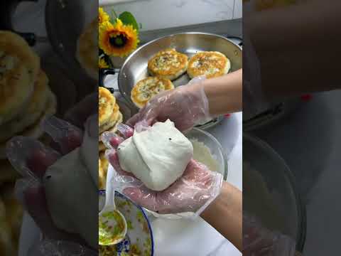 Today I made lazy dough pie with 1 jin of flour and 9 liang of water. It is soft and fragrant