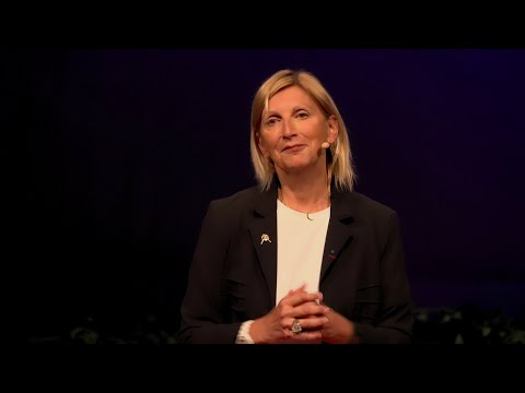 La promotion par l'incompétence : la kakistocratie | Isabelle BARTH | TEDxClermont