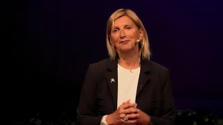 La promotion par l'incompétence : la kakistocratie | Isabelle BARTH | TEDxClermo