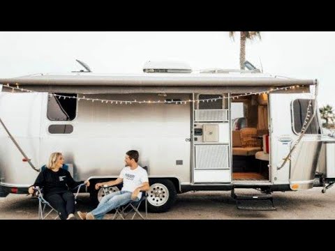 COVID-19によってカップルの国を横断する旅が停止した (Couple’s Cross-Country Journey Halted by COVID-19)