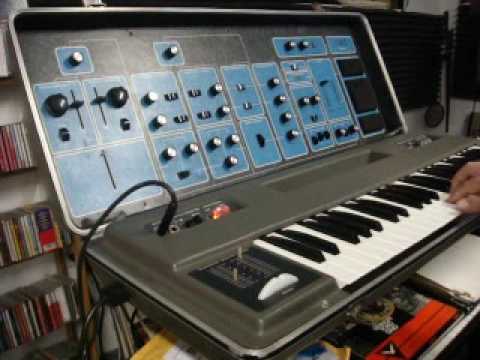 1972 Moog Sonic Six Analog Synthesizer Demo