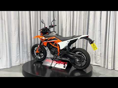 2025 KTM 125 SMCR - Image 2