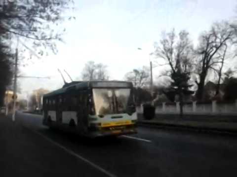 Troleibuzul Ikarus 415T #5259 urca dealul de la Cotroceni pe linia 61