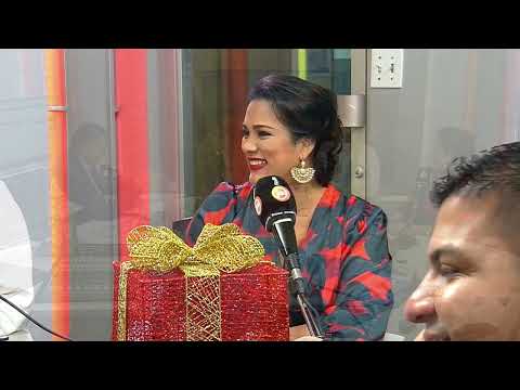 Juan Bau y Jeanette en el programa "Habla ahora" con el periodista José Escobar