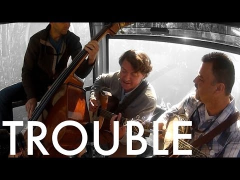 Keller Williams and The Travelin' McCourys COVER Taylor Swift: Trouble