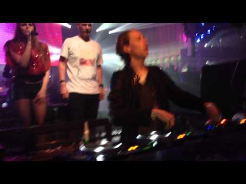 The Pelican playing - Oasis w/ Deniz Koyu - Wonderwall / Tung (The Pelican Mash-Up)