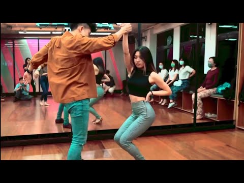 Farruko - Pepas (DJ Soltrix Bachata Remix)  / Shawn y Vivienne Bachata Sensual #sensualbachata