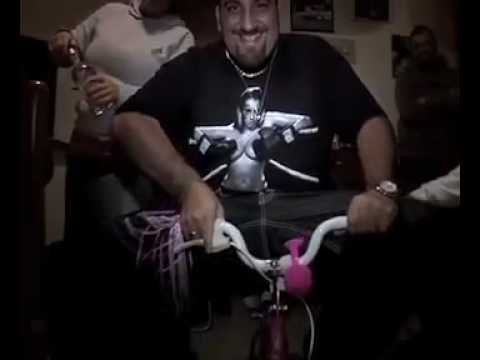 Guè Pequeno - Sempre in giro (Feat. Jake La Furia E Vincenzo Da Via Anfossi).mp4