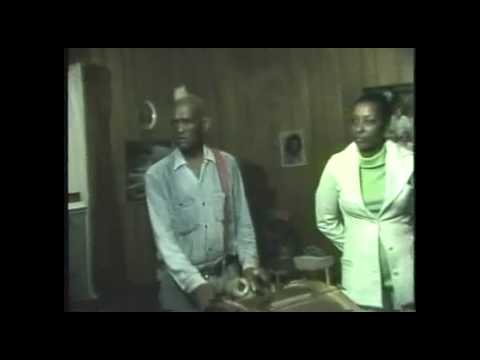 Lucius Smith & Jessie Mae Hemphill on drums and Sid Hemphill (1978)