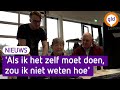 Jongeren helpen ouderen met coronapas