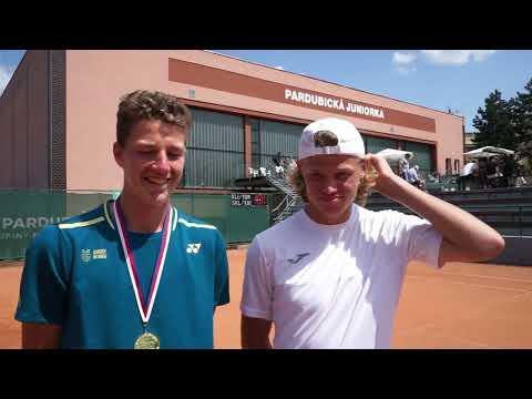 Jan Kumstát a Jan Klimas po výhře ve finále | Pardubická juniorka 2024