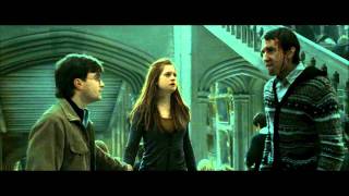 Harry Potter and the Deathly Hallows - Part 2 (The Battle of Hogwarts Scene - HD)